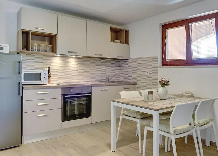 Hébergement de vacances With Pool Near Medulin