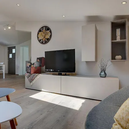 Holiday home Modern In With Pool