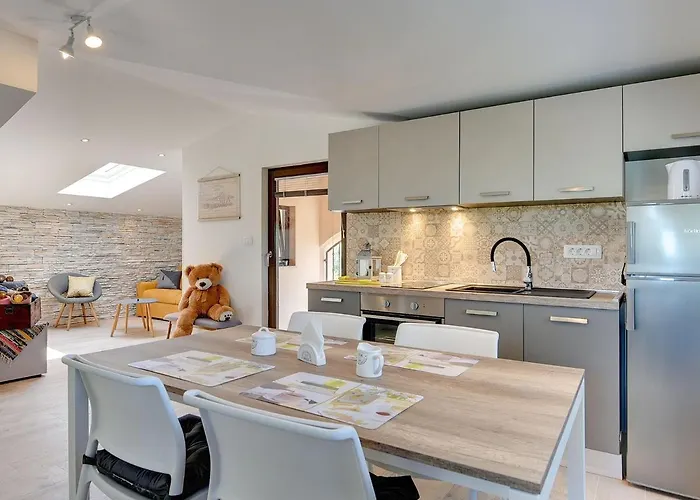 Σπίτι διακοπών With Pool Near *